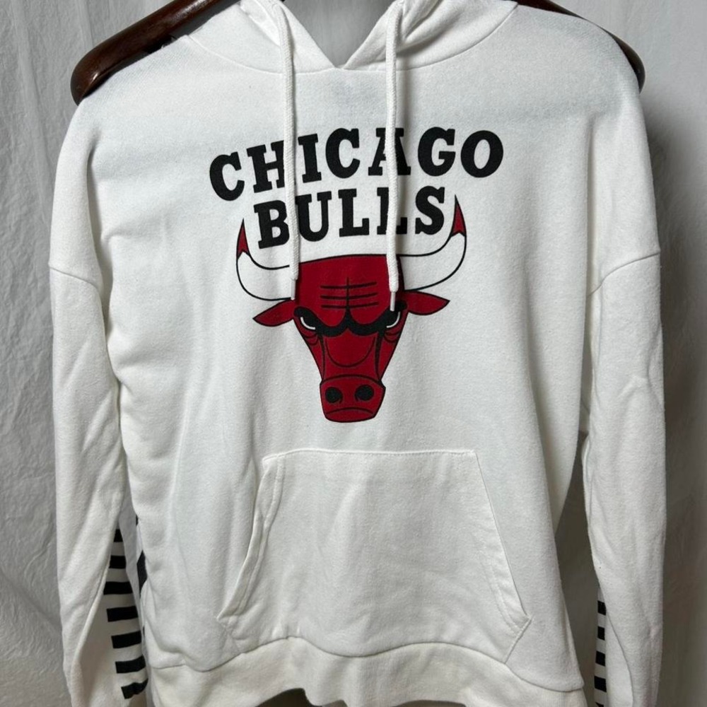 Chicago Bulls NBA hoodie‎ women's medium #NBA #Bulls